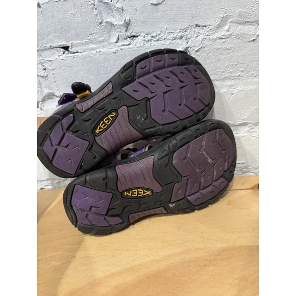 KEEN Kids Sandals Size‎ 5 Purple Waterproof Sport Hiking - Picture 4 of 6